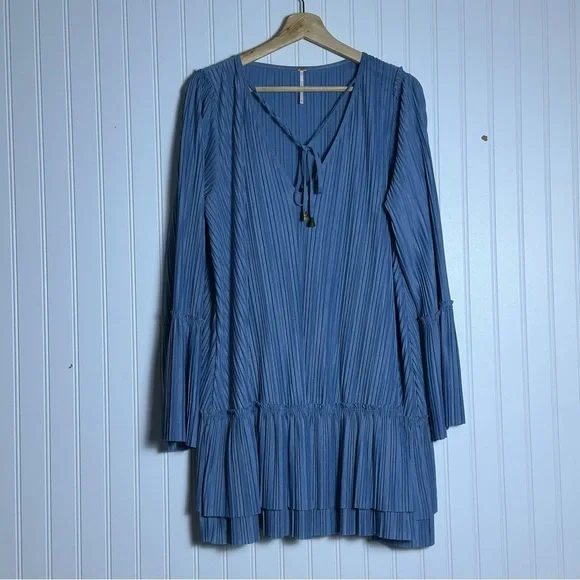 Free People Oversized Pleated Bell Sleeve Mini Dress S  Bohemian Relaxed Fit - Picture 5 of 14